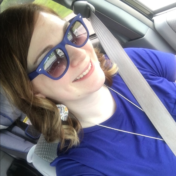 Meet your Posher, Stephanie - Picture 1 of 1